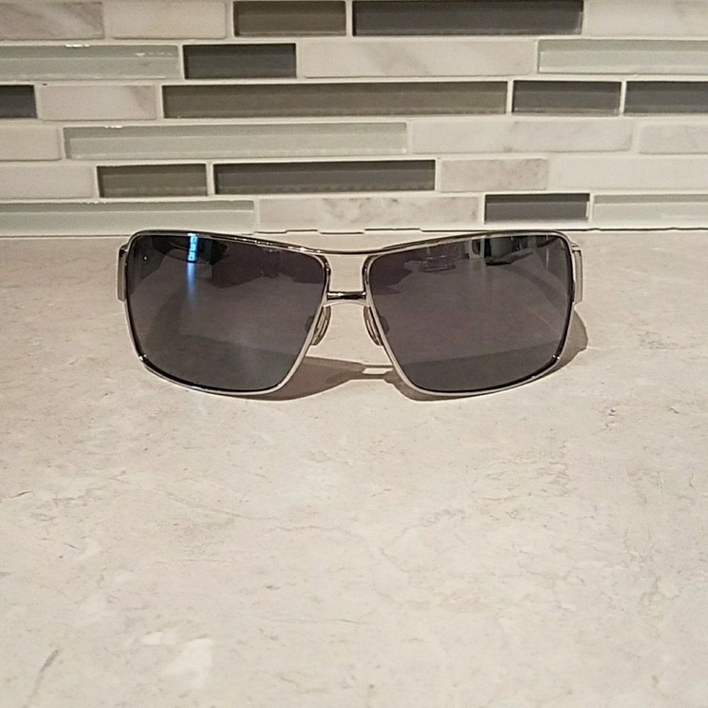 Fox: The Meeting Sunglasses
